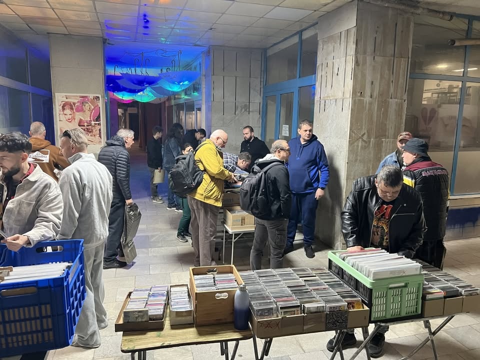 ВИНИЛ БАЗАР / VINYL BAZAAR